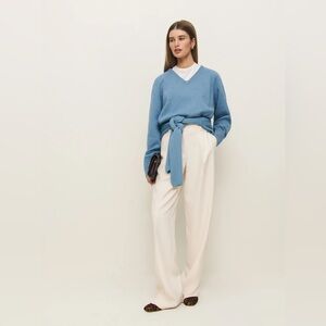 NWT Reformation Saylor Cashmere V-Neck Sweater in Blue. Size S